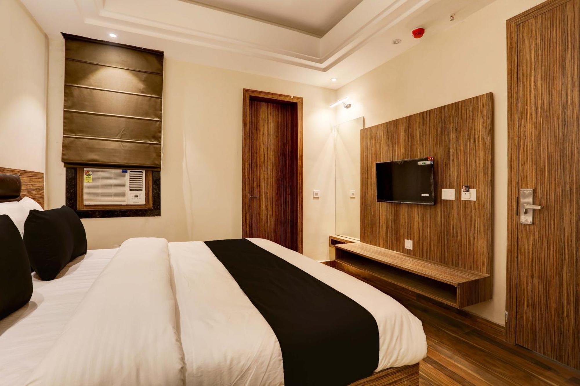 Hotel Collection O Stargaze à Kanpur Extérieur photo
